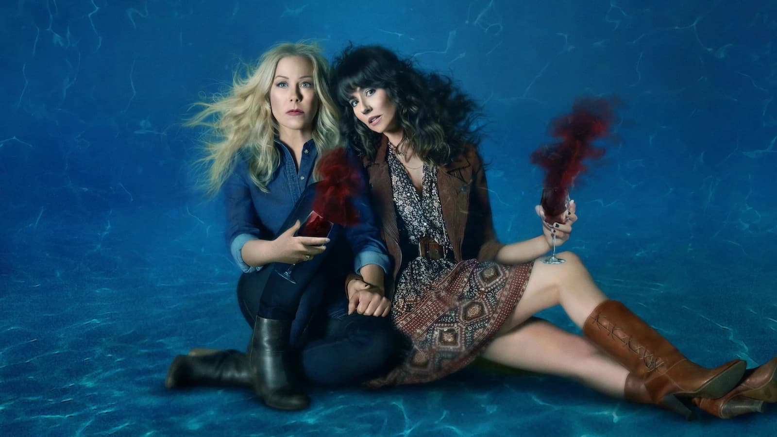 MS, Krankenhaus, und trotzdem stark: Dead to Me-Star rührt Fans