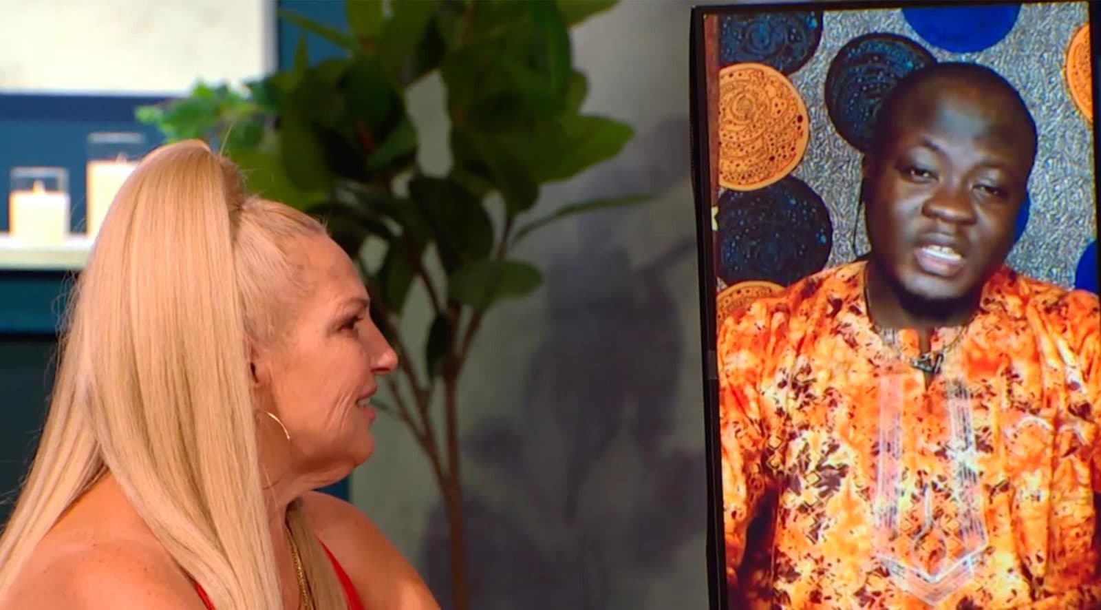 Dating ohne Grenzen Star Angela Deem zeigt ihre Brüste. Die Zuschauer sind schockiert