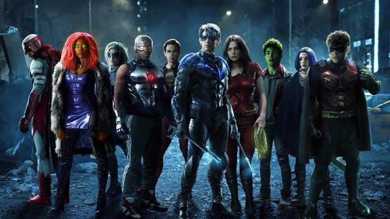 Titans Fans sind aufgeregt für Nightwing und Starfire in Staffel 3 Premiere